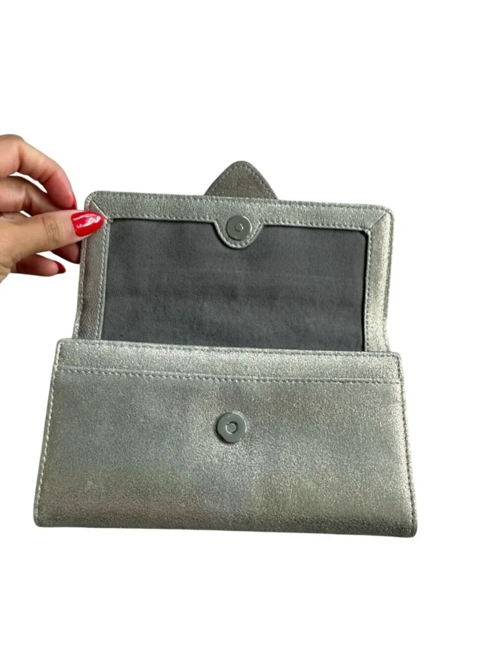VINCE CAMUTO Silver Metallic Clutch Snap Wallet